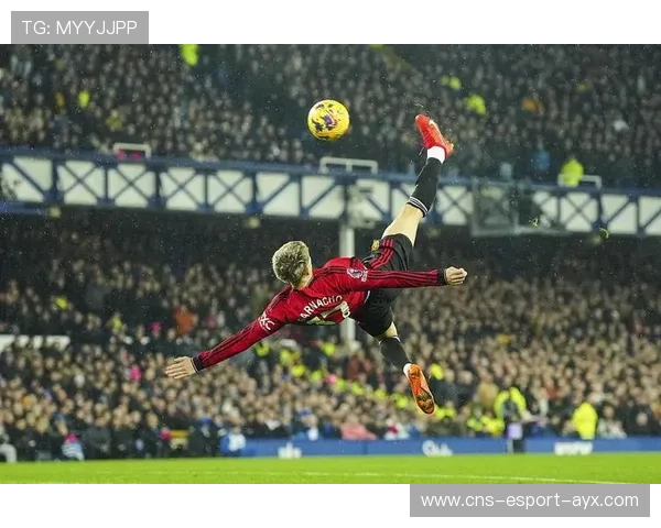 足球友谊赛倒钩破门惊艳全网,打破常规,刷新视觉冲击! 足球友谊赛倒钩破门惊艳全网,打破常规,刷新视觉冲击!